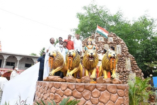 भारतमाता प्रतिमा का अनावरण किया कैबिनेट मंत्री मोहम्मद अकबर ने