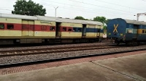 जब तक पूर्वरत दुर्ग से रायपुर तक लोकल ट्रेन नही चलेगी तब तक नही मिलगी लोगों को फोरलेन के जाम से निजात