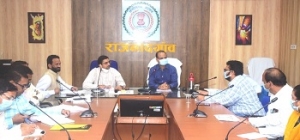 धान खरीदी प्रारंभ होने से पहले सभी धान खरीदी केन्द्रों में तैयारियां पूरी करें : कलेक्टर