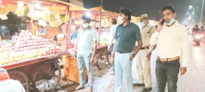 तीन घंटे आयुक्त घुमते रहे बाजार क्षेत्र में , बाजार के दिन मार्ग अवरूद्ध, ठेले वालों को आयुक्त ने दी चेतावनी