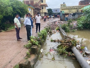 नये निगम आयुक्त सर्वे भिलाई आते ही शुरू कर दिये अपना मॉर्निंग विजिट