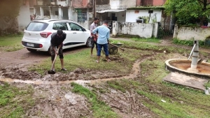 निगम कर्मचारी एचएससीएल काॅलोनी में खोज रहे बुखार पीड़ित ,चौदह साल के किशोर को डेंगू, प्रभारी आयुक्त पहुंचे घरों तक