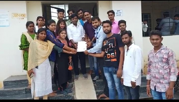 11 मांगो को लेकर एनसीयूआई ने सौंपा ज्ञापन