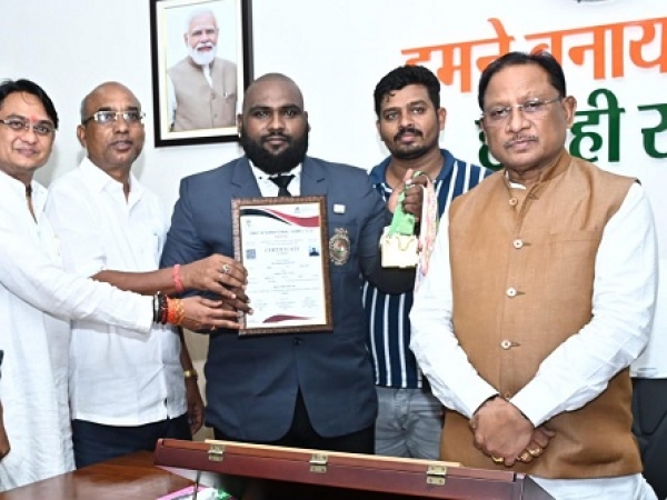 छत्तीसगढ़ का गर्व बने प्रेम राजन रौतिया: इंटरनेशनल पावरलिफ्टिंग में जीता स्वर्ण, मुख्यमंत्री साय से मिली बधाई