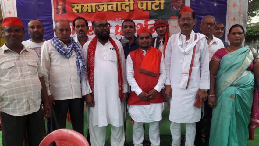 दिल्ली और मुंबई में हुए द्वितीय निर्भया कांड को लेकर सपा ने दिया धरना