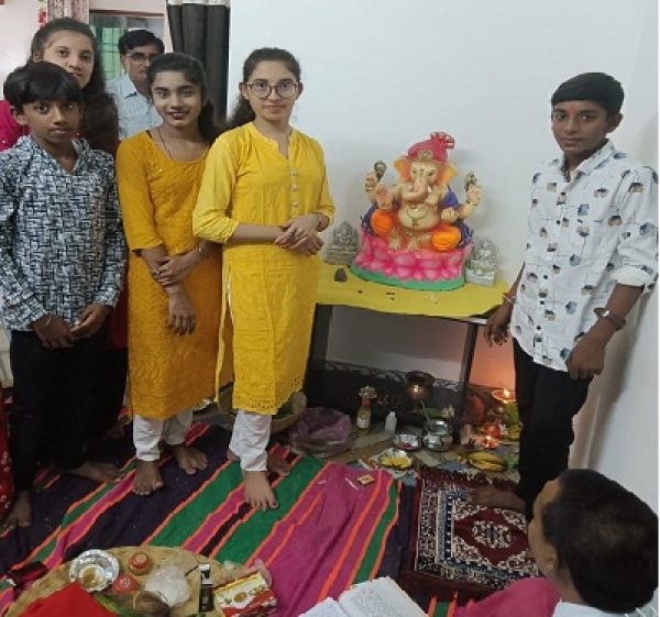भक्तो भगवान गणेश की प्रतिमाएं घर-घर में की स्‍थापित, शमी गणेश के दर्शन को उमड़े श्रद्धालु