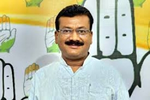 सरकार के दावे पर कांग्रेस का हमला: “अगर कोई स्कूल शिक्षकविहीन नहीं, तो बच्चे आंदोलन क्यों कर रहे?” युक्तियुक्तकरण से स्कूलों में पढ़ाई चरमराई, शिक्षक व छात्र परेशान—धनंजय सिंह ठाकुर