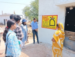 निर्माणाधीन आवासों को शीघ्र पूर्ण कर वृहद गृह प्रवेश कराये जाने के दिए निर्देश