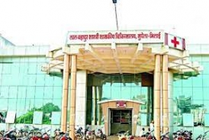 जिस समय कलेक्टर सुपेला अस्पताल पहुंचे, उस समय हो रही थी सफाई